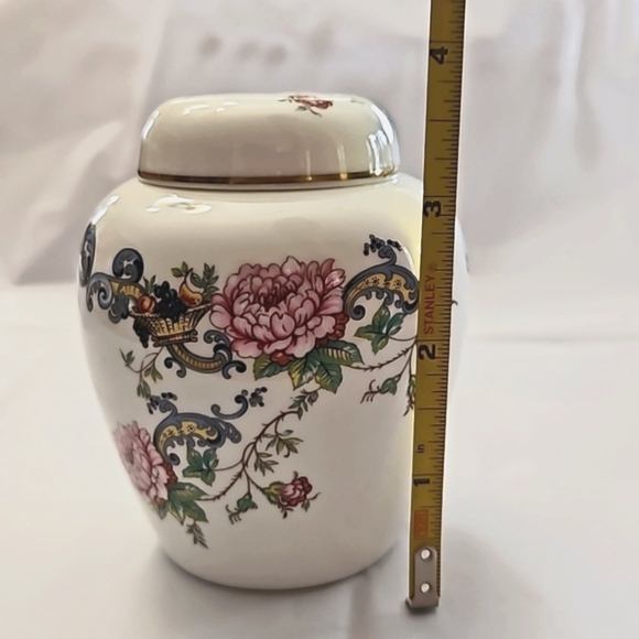 Gorgeous "Chelsea Manor" ginger jar by Crown Staffordshire - Picture 10 of 12